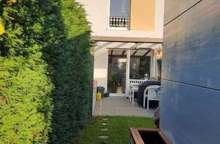 Reihenhaus kaufen in 63452 Hanau, Provisionsfrei! Modernes Niedrigenergie-Reihenhaus mit Glasterrassendach, Garten u. PKW Stellplatz