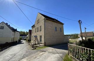 Einfamilienhaus kaufen in 04617 Kriebitzsch, Familienfreundliches Haus in ländlicher Idylle mit einladenden Sitzbereich im Garten