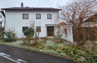 Mehrfamilienhaus kaufen in 73108 Gammelshausen, Gammelshausen - Freistehendes Mehrfamilienhaus mit Doppelgarage und großem Garten
