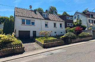 Einfamilienhaus kaufen in 66583 Spiesen-Elversberg, Spiesen-Elversberg - Vielseitiges Ein-Zweifamilienhaus mit großem Grundstück