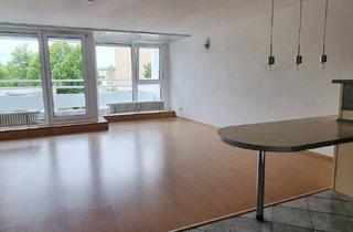 Wohnung kaufen in 71032 Böblingen, Böblingen - Gepflegte 1,5- bis 2-Zi.-Wohnung mit Aufzug, Balkon u. Stellplatz in Böblingen