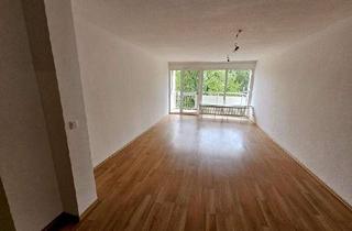 Wohnung kaufen in 55543 Bad Kreuznach, Sanierte Eigentumswohnung mit 2 Balkonen und 2 Kidnerzimmern