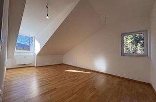 Wohnung kaufen in Archstraße 23, 82467 Garmisch-Partenkirchen, Großzügige Dachgeschosswohnung mit Blick über die Dächer von Garmisch