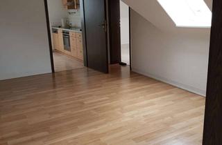 Wohnung mieten in 26340 Zetel, Gemütliche 2,5-Zimmer-Dachgeschosswohnung mit Einbauküche und separatem Eingang in Zetel-Neuenburg