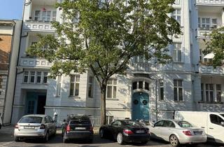 Wohnung mieten in Ahornstraße, 12163 Steglitz, Ruhige, erstklassige und möblierte 3-Zimmer-Altbau-DG-Wohnung mit Terrasse und Kamin