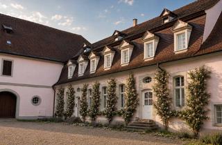 Wohnung mieten in 88400 Biberach, Historische Theaterwohnung im Schloss Warthausen