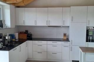 Wohnung mieten in Gartenstraße, 79809 Weilheim, Lichtdurchflutete DG-Wohnung mit gehobener Ausstattung (Balkon, EBK) in Weilheim; Kreis Waldshut.