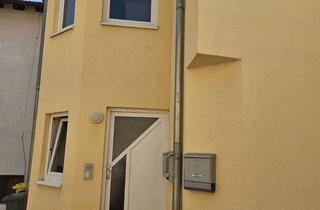 Wohnung mieten in Hintere Kahlenfels, 55239 Gau-Odernheim, Lebendiger Wohnraum: 2,5-Zimmer-Wohnung in Gau-Odernheim