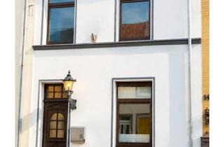 Reihenhaus kaufen in 47533 Kleve, :::NICHT EINFAMILIENHAUS...-MEINFAMILIENHAUS...RENOVIERTES REIHENHAUS IN SCHÖNER LAGE::::