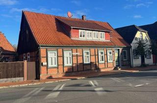 Haus kaufen in 21354 Bleckede, Denkmalgeschütztes Fachwerkhaus mit Nebengebäude und Garage