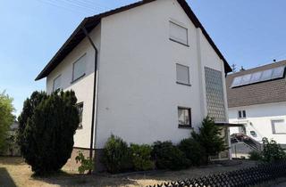 Haus kaufen in Niederwaldstraße 17, 76532 Sandweier, 3 Familienhaus mit Garagen, Garten und Balkon sowie PV Anlage