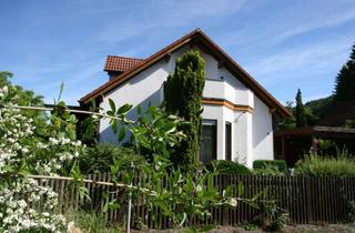 Haus kaufen in Am Schulgarten 28, 98617 Henneberg, Zweifamilienhaus – Hochwertiges Weberhaus mit Traumgrundstück in bester Lage von Henneberg