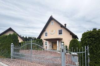Einfamilienhaus kaufen in 93173 Wenzenbach, Attraktives Einfamilienhaus mit 7 Zimmern, Sauna und Vermietungsperspektive