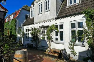 Haus kaufen in 25938 Nieblum, Wohn- und Geschäftshaus in bester Innenstadtlage von Wyk
