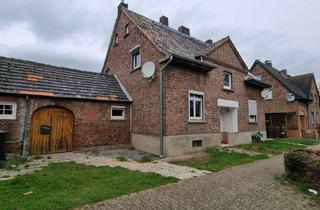 Wohnung mieten in Turmstr. 6 b, 52531 Übach-Palenberg, Altbau, Reiheneckhaus links mit Garten