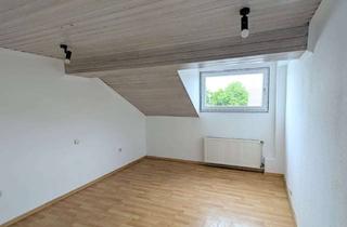 Wohnung mieten in Roermonder Straße 59, 52353 Düren, Frisch sanierte Dachgeschosswohnung in Düren-Merken