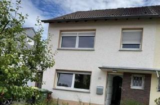 Reihenhaus kaufen in 53859 Niederkassel, Großzügiges Reihenhaus mit viel Platz und Entwicklungspotenzial – Bezugsfrei ab 01.06.2026