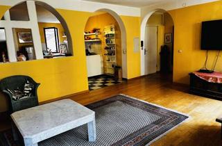 Haus kaufen in 97461 Hofheim, Schmuckes Stadthaus mit Gewerbefläche im Erdgeschoss, 2 Wohnungen in den Etagen u. einem ruhig gele