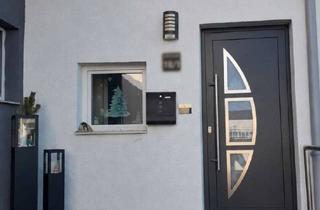 Doppelhaushälfte kaufen in 72379 Hechingen, Modernisierte Doppelhaushälfte mit Garage, Garten & Entwicklungspotenzial in Hechingen