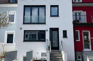Reihenhaus kaufen in Gartenweg, 79539 Lörrach, Exklusiv kernsaniertes Reihenhaus mit Dachterrasse in zentraler Lage von Lörrach