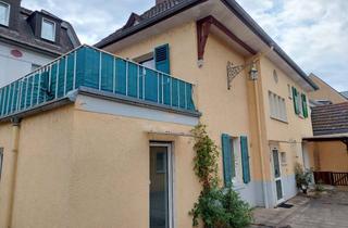Haus kaufen in Markusstr 11, 65346 Eltville, Stilvolles Zweifamilienhaus mit Hof Und Nebengebäude in zentraler Lage von Eltville-Erbach