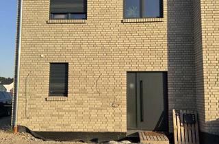 Haus mieten in Falkenhorst, 49163 Bohmte, Moderne Neubau-Doppelhaushälfte mit 4 Zimmern in Bohmte