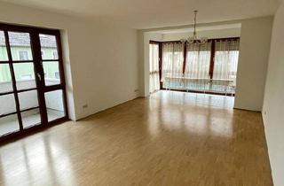 Wohnung kaufen in 85221 Dachau, Dachau - 3-Zimmer-Whg, zwei Balkonen, TG und EBK in Dachau-Ost