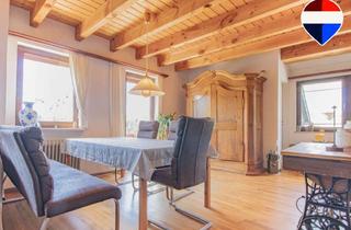 Wohnung kaufen in 79777 Ühlingen-Birkendorf, 3-Zimmer Dachgeschosswohnung mit zwei Balkonen und Galerie - Wohnen nahe Wiesen und Wald in Ühlingen