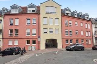 Wohnung kaufen in 90762 Fürth, Vermietete 1-Zimmer-Eigentumswohnung mit Tiefgaragen-Stellplatz in Fürth-Stadtmitte