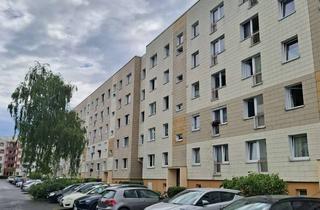 Wohnung kaufen in 04347 Schönefeld-Ost, Sanierungsbedüftige/vermietete - 2 Raum Wohnung zu verkaufen