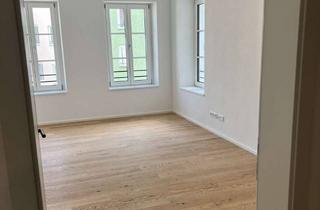 Wohnung mieten in Ruedorfferstraße 1-3, 83022 Innenstadt, Stilvolle exklusive 2-Zimmer-Altbauwohnung im Herzen Rosenheims