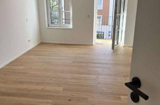 Wohnung mieten in Ruedorfferstraße 1-3, 83022 Innenstadt, Stilvolle exklusive 2-Zimmer-Altbauwohnung im Herzen Rosenheims