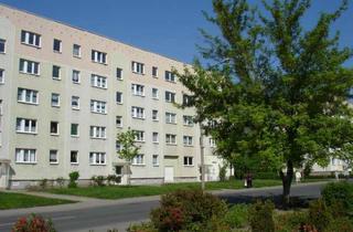 Wohnung mieten in Adam-Ileborgh-Straße, 39576 Stendal, schöne renovierte 3 Raumwohnung mit Balkon und Tageslichtbad