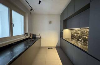 Wohnung mieten in Elisabeth-Mara-Straße, 10117 Mitte, Stilvolle 3-Zimmer-Wohnung mit hochwertiger Innenausstattung und Einbauküche in Berlin-Mitte