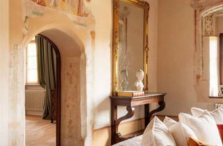 Haus kaufen in 84378 Dietersburg, Hochwertig saniertes Frührenaissance-Schloss in traumhafter Lage mit Kavaliershaus und Schlosspark