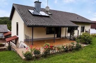 Haus kaufen in Goethestr., 74834 Elztal, Familienfreundliches EFH mit Einlieger, 2 Garagen, sonnigem Garten und überd. Stellplatz – Toplage!