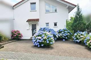 Doppelhaushälfte kaufen in 64732 Bad König, Großzügige Doppelhaushälfte mit Einliegerwohnung in ruhiger Lage von Nieder-Kinzig