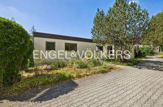 Haus kaufen in 89520 Heidenheim, Wohnen am Waldrand: Großzügiger Reiheneck-Bungalow mit viel Potenzial