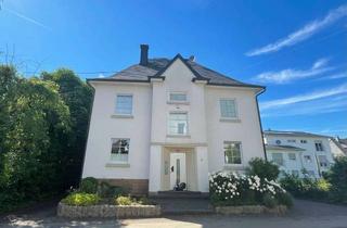 Villa kaufen in Im Taubhaus, 54439 Saarburg, Freistehende Familienvilla mit Burgblick