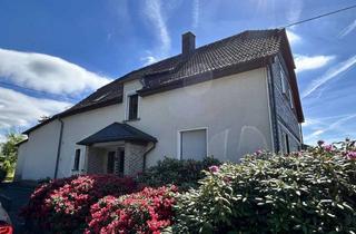 Einfamilienhaus kaufen in 57639 Oberdreis, Oberdreis, Großes Einfamilienhaus mit 3 Garagen und großem Grundstück