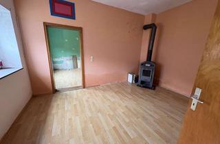 Mehrfamilienhaus kaufen in 92268 Etzelwang, Sanierungsbedürftiges Mehrfamilienhaus in Etzelwang