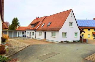Doppelhaushälfte kaufen in 90542 Eckental, 4298m² Grundstück mit 2 verbundenen Doppelhaushälften, beheiztem Nebengebäude und 4 Garagen