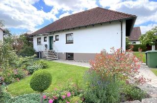 Haus kaufen in 91207 Lauf, Sehr gepflegter, voll unterkellerter Bungalow mit Doppelgarage und schön angelegtem Garten