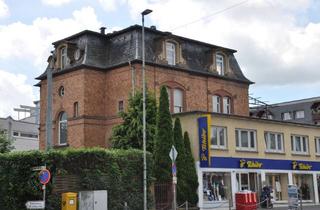 Wohnung mieten in Bahnhofstrasse 42, 63654 Büdingen, 97 m² Altbaucharme: 3 Zimmer, hohe Decken, Balkon & Einbauküche in Büdingen-Zentrum