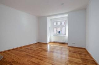 Wohnung mieten in Am Fischertor, 86152 Innenstadt, Stilvolle 4-Zimmer-Altbauwohnung mit Balkon im beliebten Domviertel