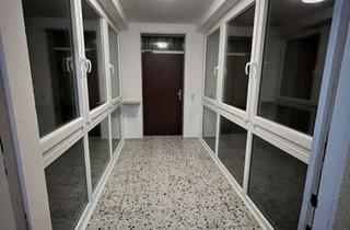 Wohnung mieten in Olefstraße 48, 52353 Düren, Olefstraße in Düren: Wohnung mit Potenzial
