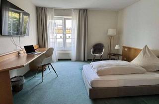 Immobilie mieten in Dombach-Sander-Straße 72, 51465 Bergisch Gladbach, Nice Living Business-Zimmer mit eigenem Bad, Terrasse, Parkplatz & Serviceoptionen nahe Köln