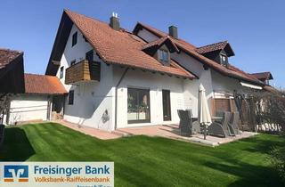 Doppelhaushälfte kaufen in 85406 Zolling, Hier wächst Ihre Familie glücklich auf: Wohlfühloase mit Kaminofen und Traumgarten in Zolling