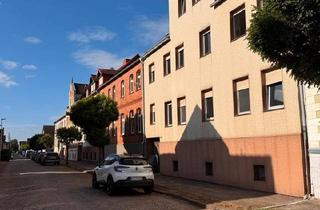 Haus kaufen in 39517 Tangerhütte, Tangerhütte - Großes Zweifamilienhaus. 1 Std bis Berlin. Garagen. Großer Garten