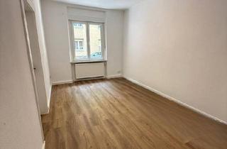 Wohnung kaufen in 90459 Nürnberg, Nürnberg - Sanierte 3-Zimmer-Wohnung - hohe Decken und schöner Innenhof!